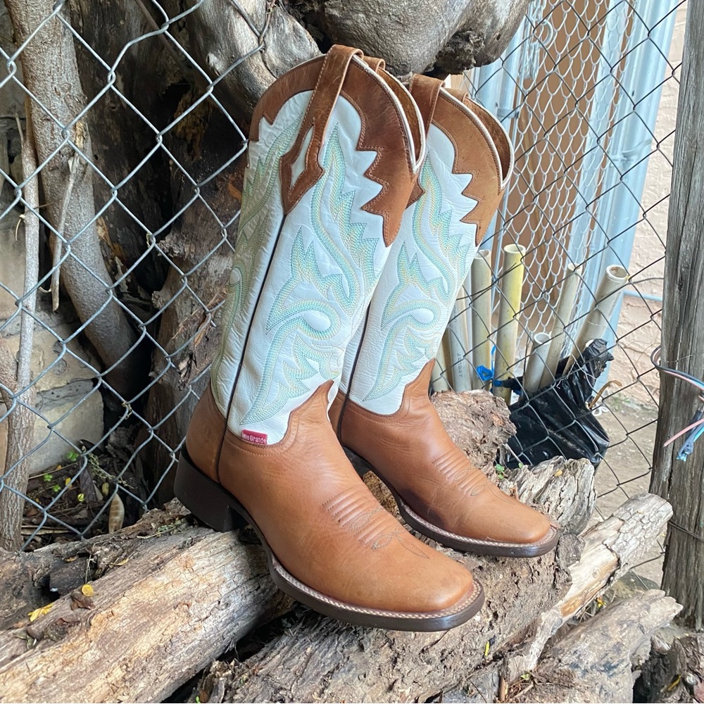 ♥️Rio grande Mexican boots Tan Leather Cowgirl Boots White Embroidered Shaft